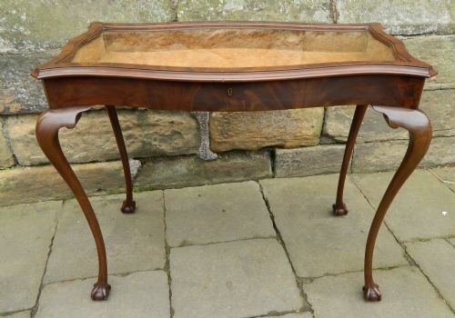 Mahogany Bijouterie Table