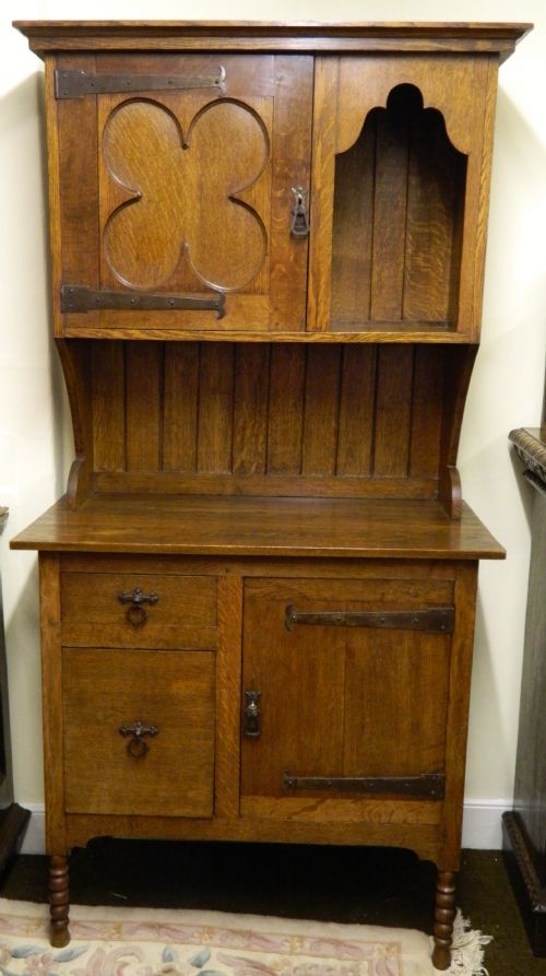 Arts & Crafts Oak Dresser