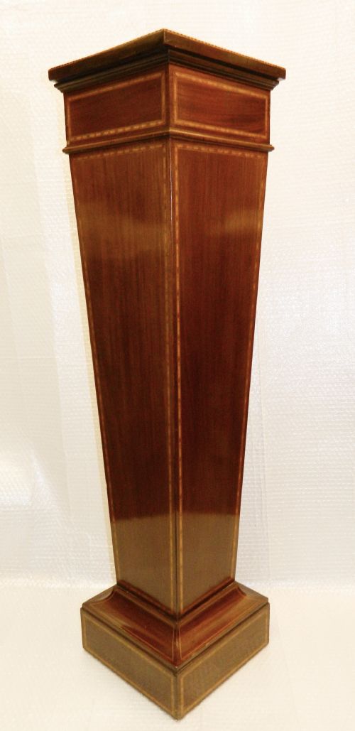 Mahogany Torchere / Pedestal