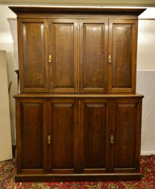 Oak Housekeepers Cupboard / Kitchen Cupboard