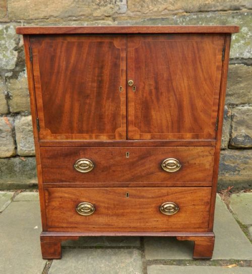 Georgian Mahogany Bedside Cabinet