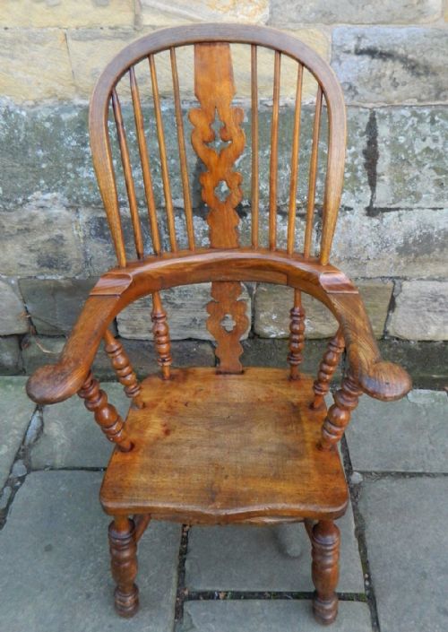 fig 1. ash broad arm windsor chair