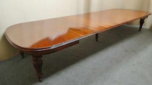 15' Extending Oak Dining Table with 5 Leaves