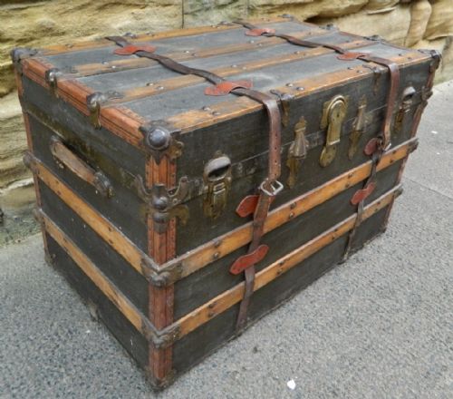 Steamer Trunk / Travelling Trunk