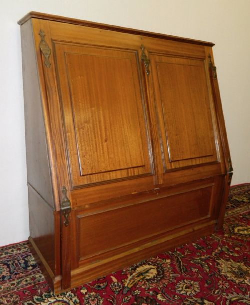 Unusual Plan Chest / Artists Cabinet