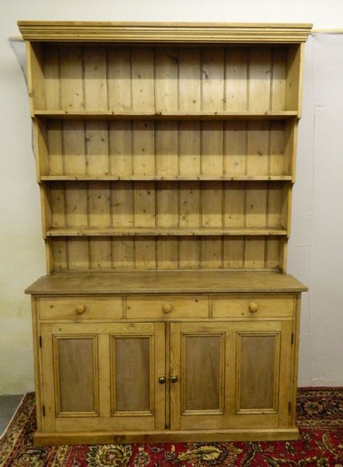 Pine Dresser