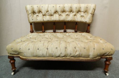 Small Victorian Sofa / Window Seat