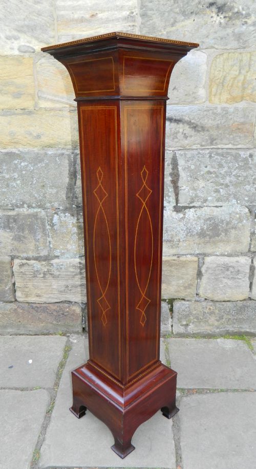 Mahogany Torchere / Pedestal