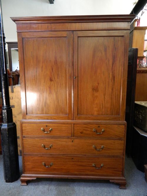Georgian Mahogany Linen Press