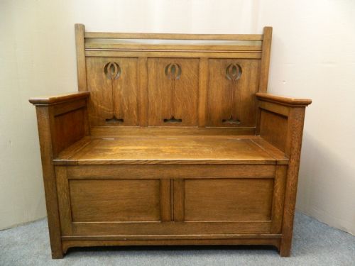 Arts & Crafts Oak Settle
