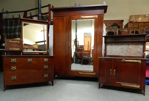Arts & Crafts Bedroom Suite