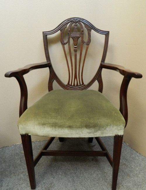 fig 1. set of 6 mahogany Hepplewhite style dining chairs