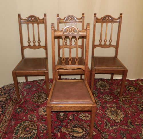 Set of 4 Oak Arts & Crafts Dining Chairs