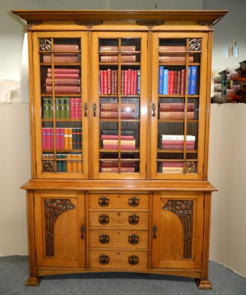 Outstanding Arts & Crafts Oak Bookcase