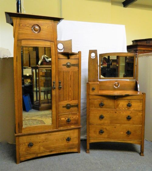 Arts & Crafts Oak Bedroom Suite