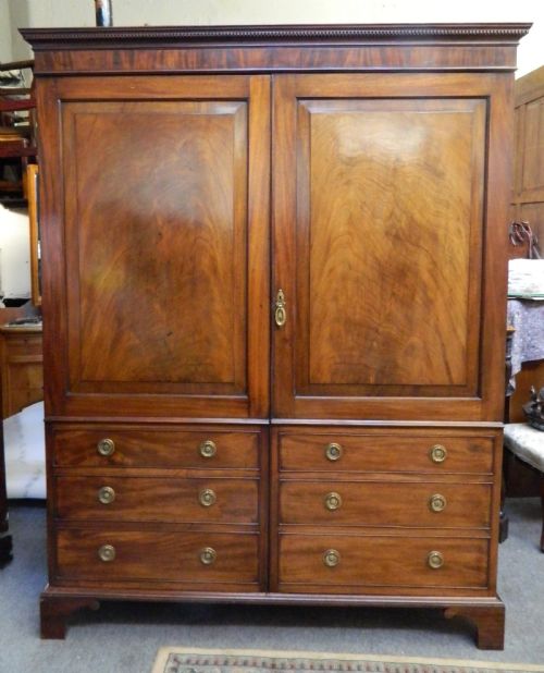 Georgian Mahogany Wardrobe