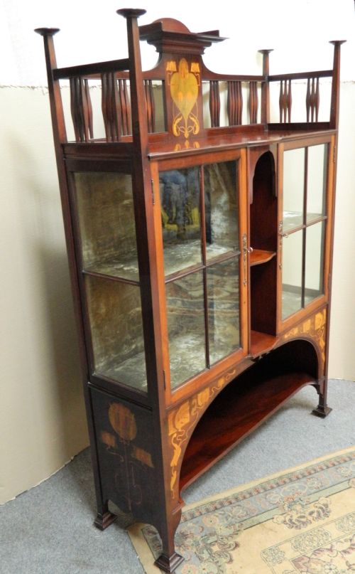 fig 1. Shapland & Petter display cabinet