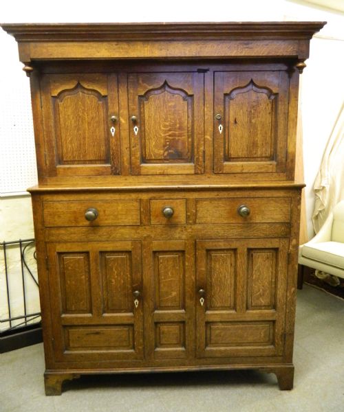 Welsh Oak Cupboard / Deuddarn