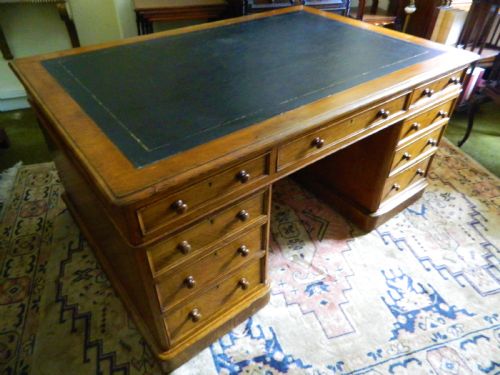 fig 1. large oak partners desk