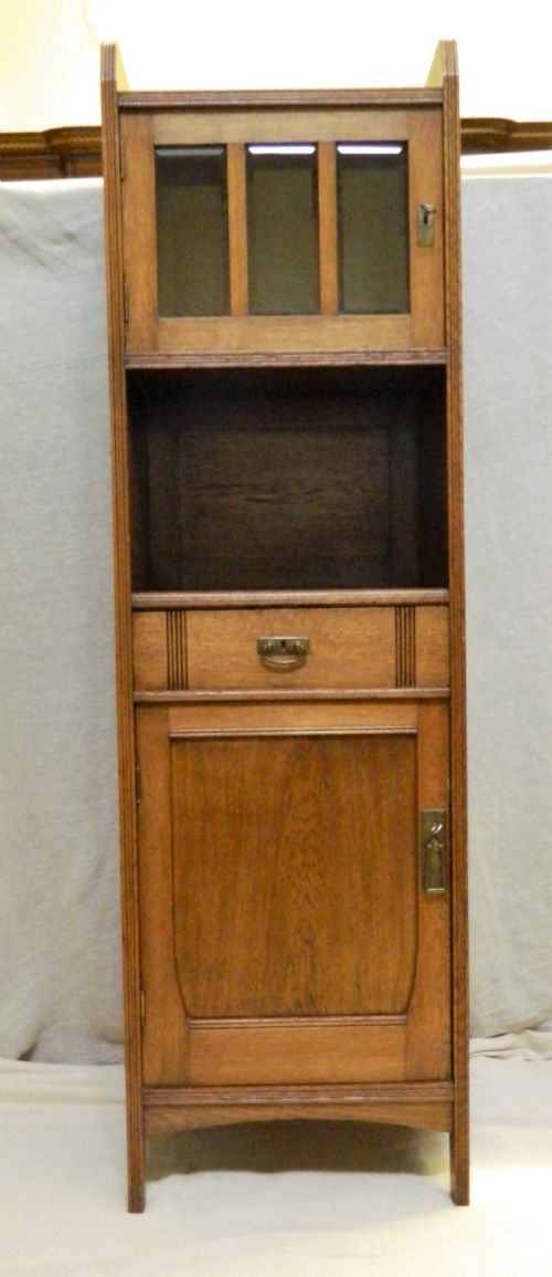 Arts & Crafts Oak Cupboard