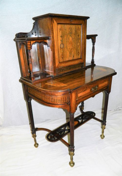 Fine Quality Bonheur Du Jour / Ladies Desk