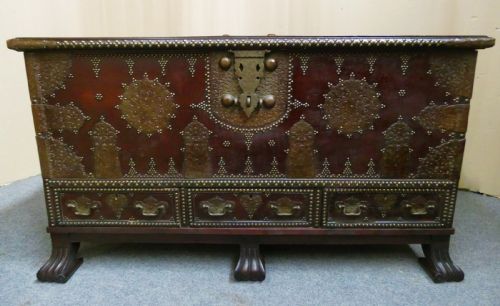 fig 1. Very large Shirazi Dowry chest
