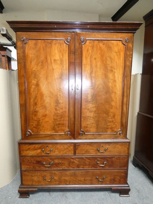 Georgian Mahogany Linen Press