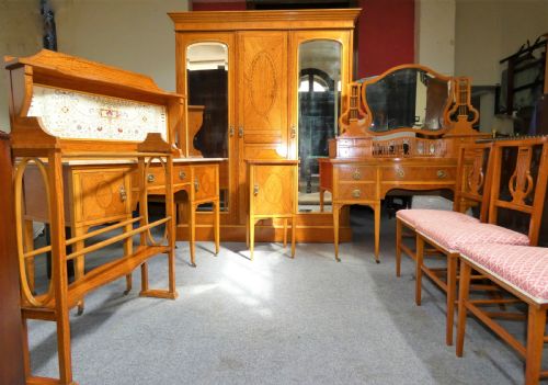 fig 1. Maple & Co satinwood bedroom suite