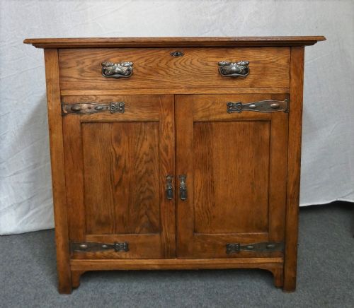 Arts & Crafts Oak Cupboard