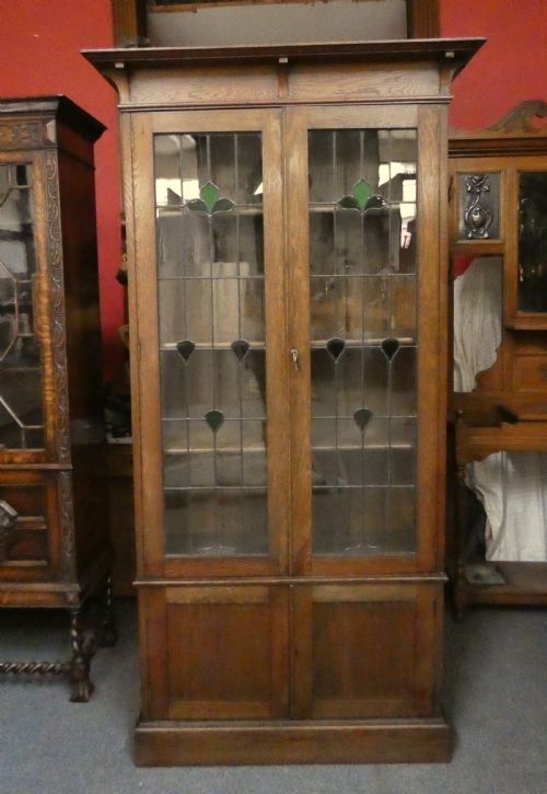 fig 1. Arts & Crafts oak bookcase