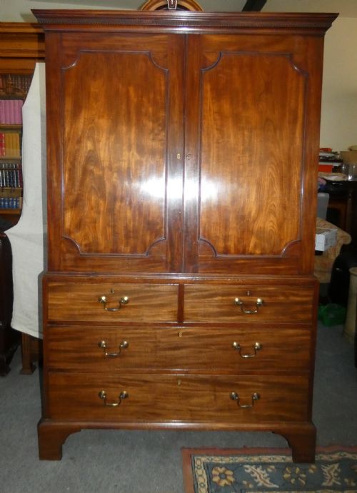 Georgian Mahogany Linen Press