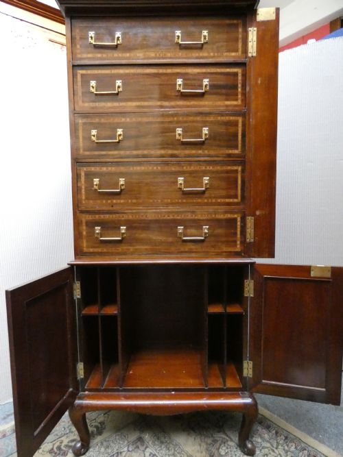 MAHOGANY COLLECTORS CABINET - ADDITIONAL PHOTO 6
