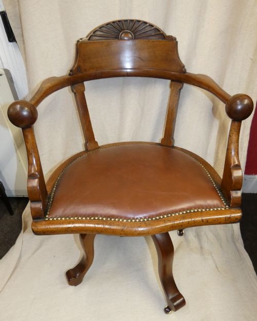 REVOLVING DESK CHAIR - ADDITIONAL PHOTO 2