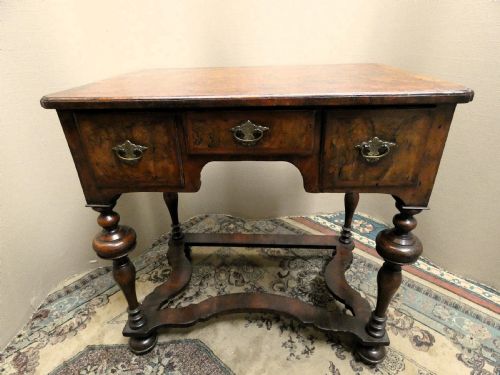 18TH CENTURY WALNUT LOWBOY - ADDITIONAL PHOTO 5