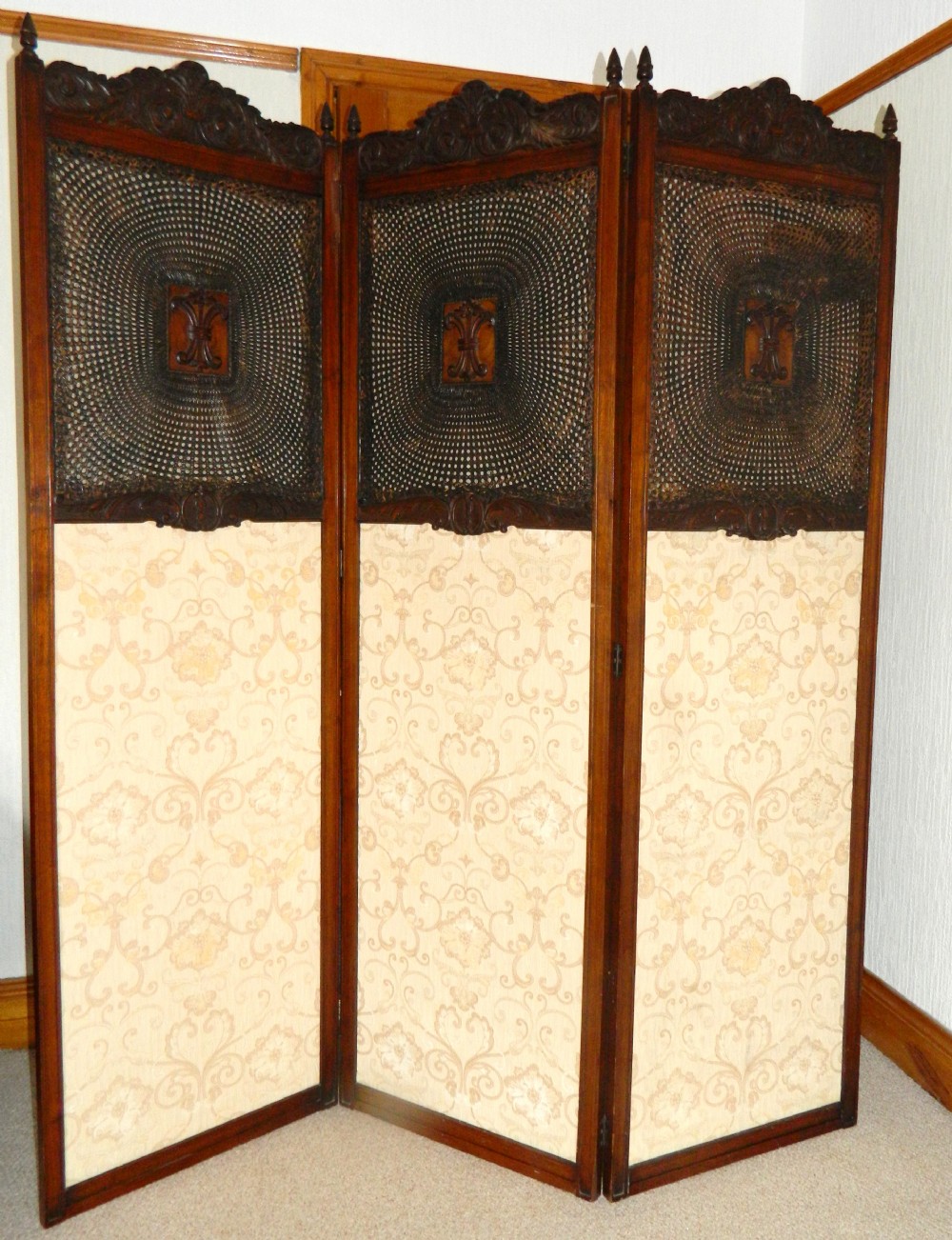 three fold room screen