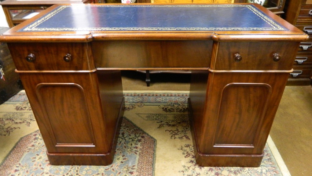 mahogany pedestal desk