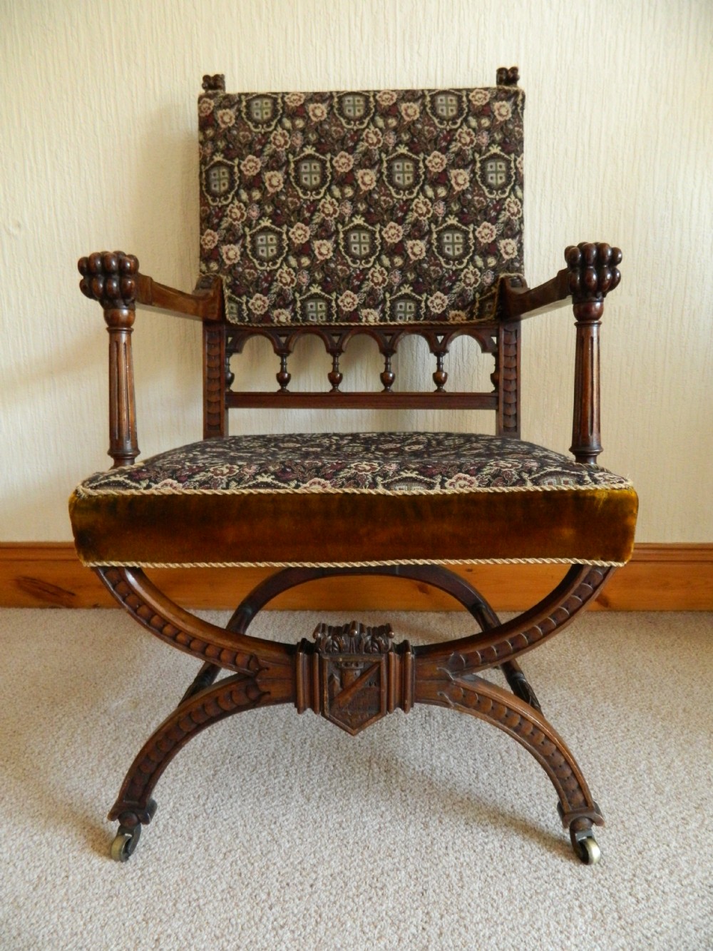 throne chair
