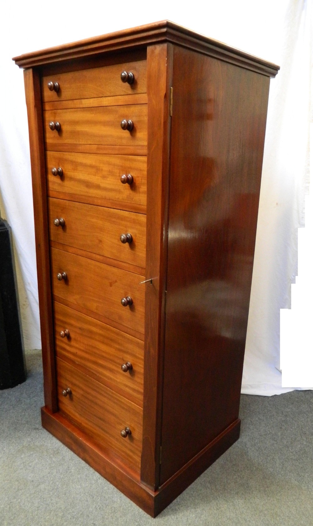 mahogany wellington chest