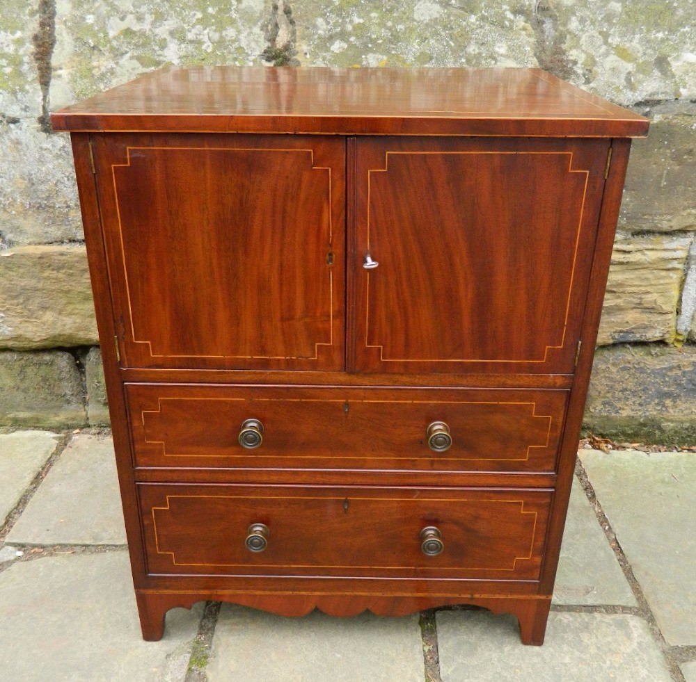 Georgian mahogany bedside cabinet