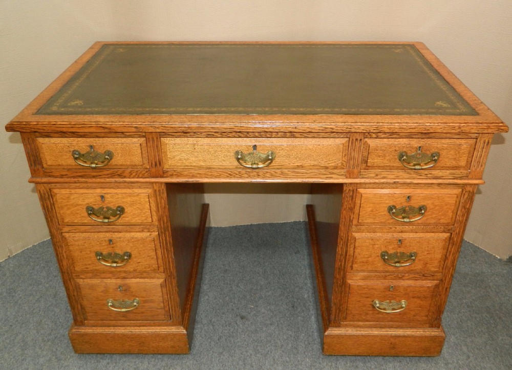 oak pedestal desk View III