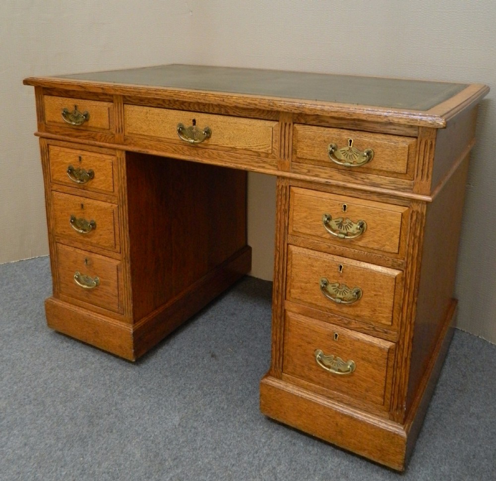 oak pedestal desk View IV