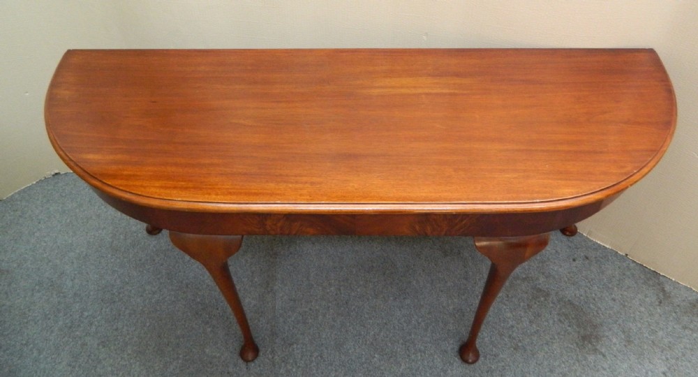 mahogany serving table  View IV