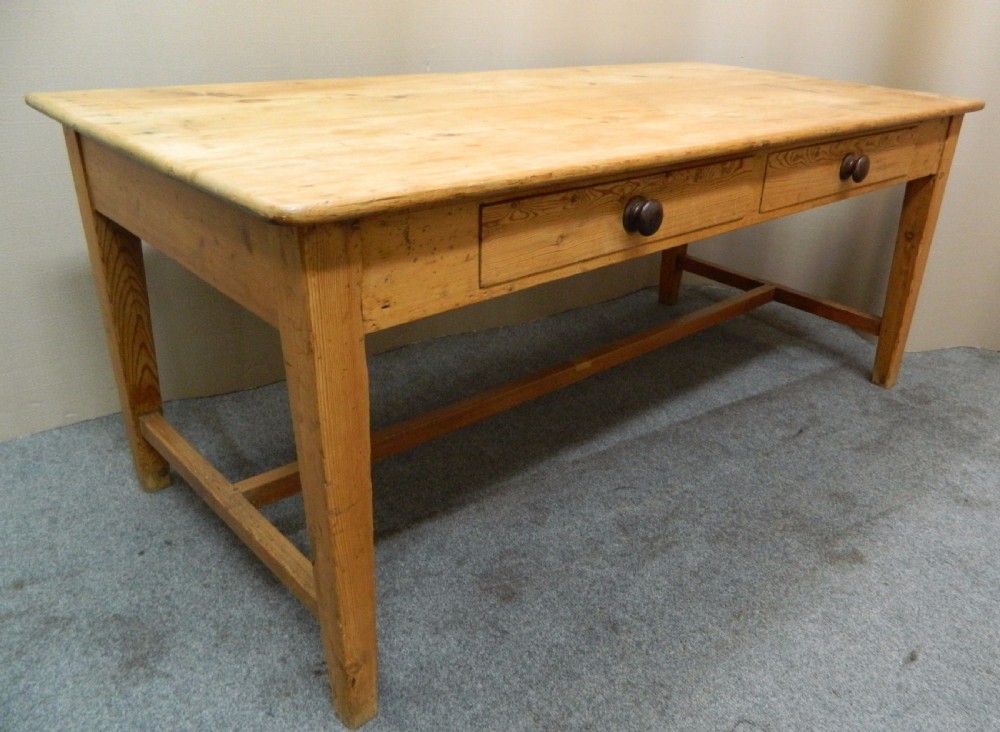 pine kitchen table View III