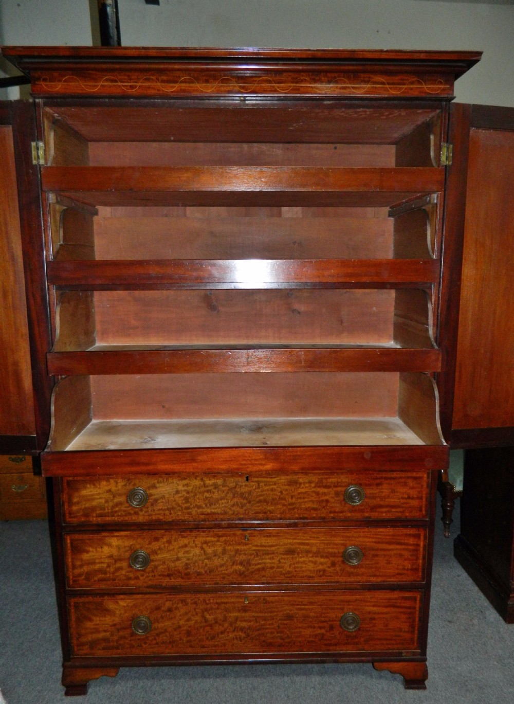 Inlaid mahogany linen press View IV