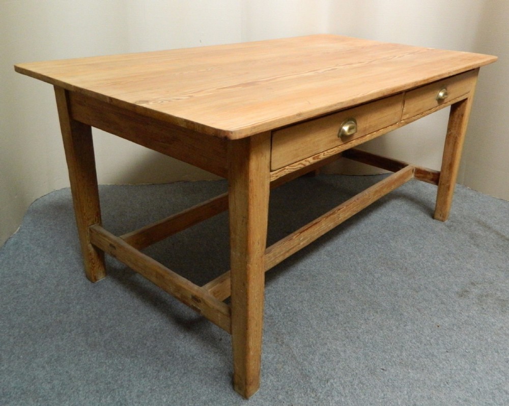 pine kitchen table View III