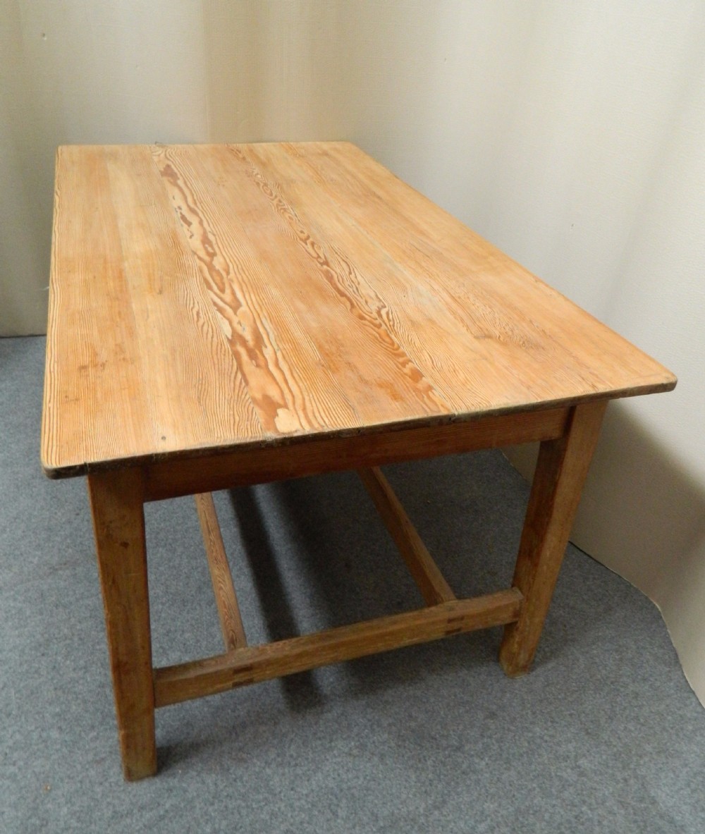 pine kitchen table View V