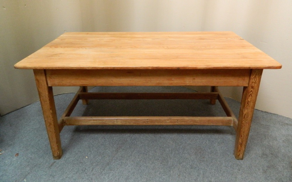 pine kitchen table View VI
