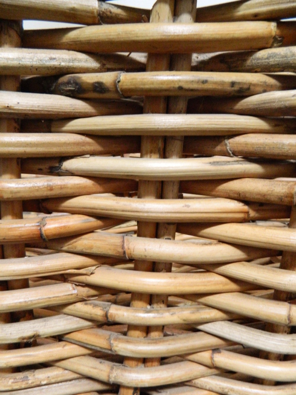 very large wicker basket View IV