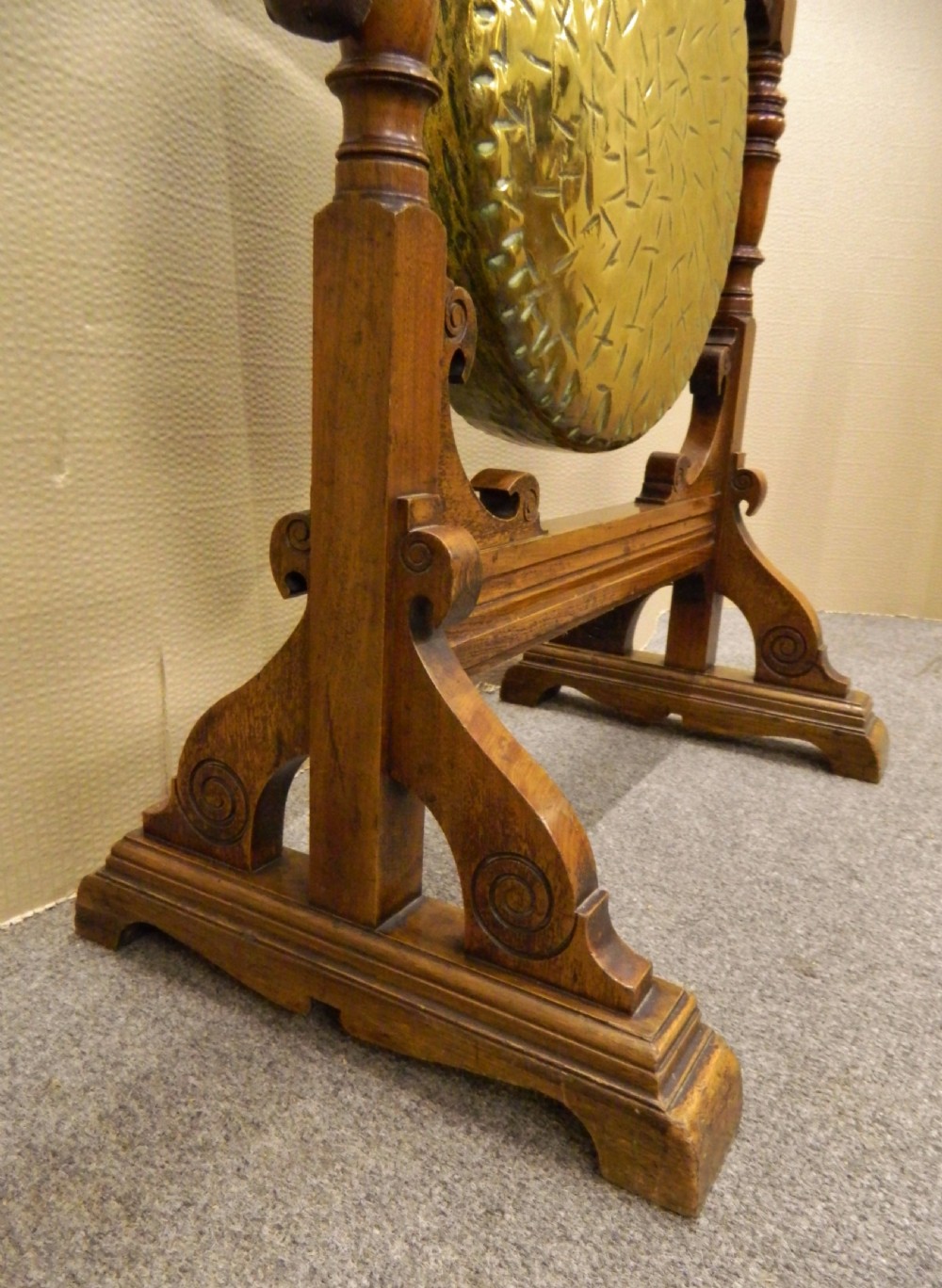 large dinner gong View V