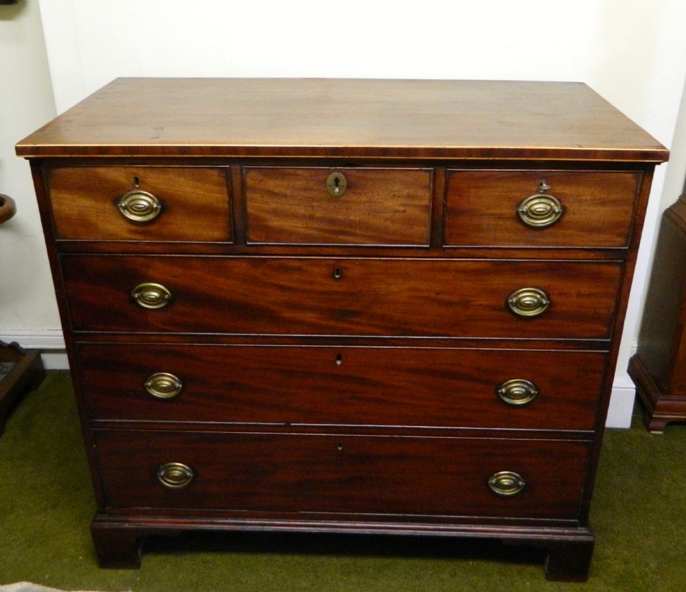 Georgian mahogany chest of drawers View V